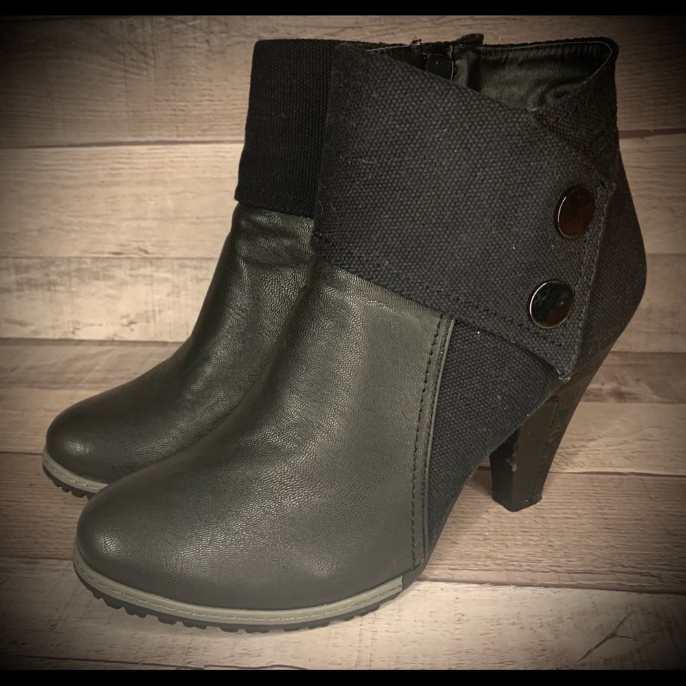 Women's ITALINA Black Foldover Style Booties Sz 6